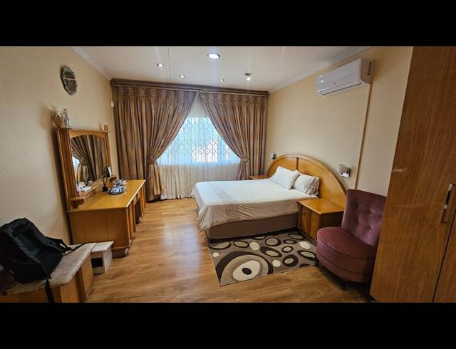 4 BEDROOM FREESTANDING FOR SALE IN RICHEM